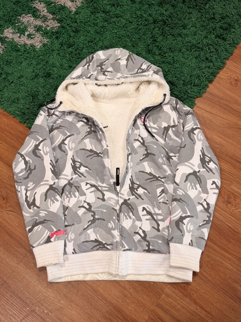 Aape by Bathing Ape - Grey Snow Camo Reversible Sherpa Full Zip - XS - PreOwned